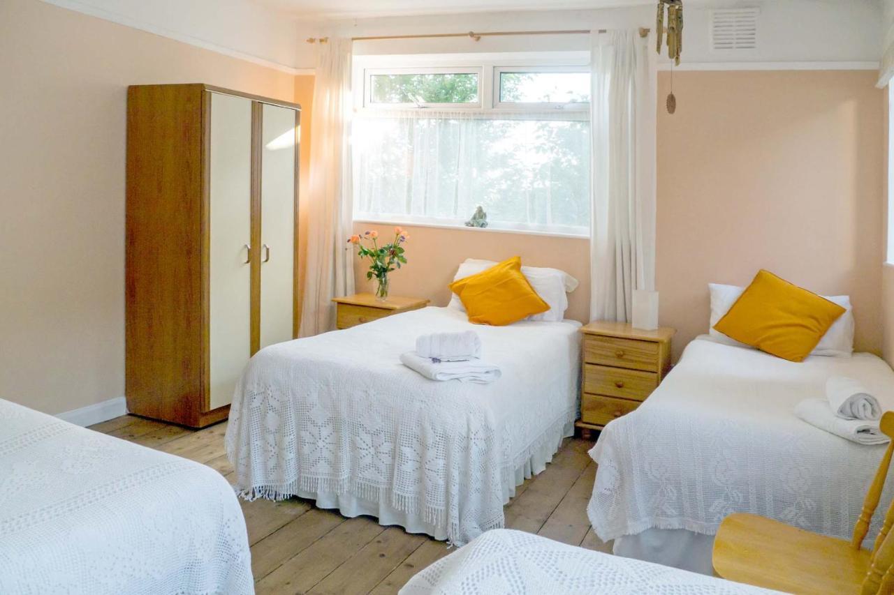 Bed and breakfast Healing Waters Sanctuary For Exclusive Private Hire And Self Catering Board, Vegetarian, Alcohol & Wifi Free Retreat In Glastonbury