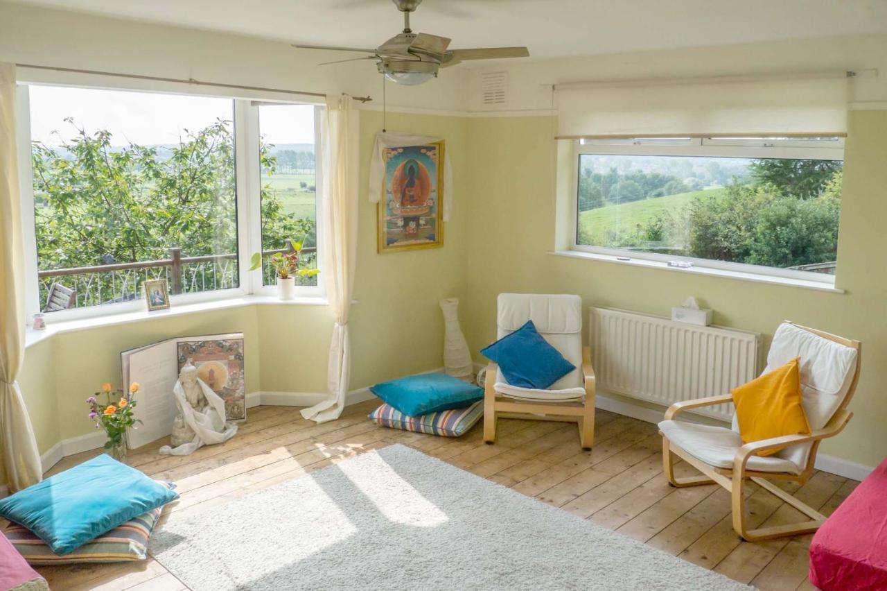Bed and breakfast Healing Waters Sanctuary For Exclusive Private Hire And Self Catering Board, Vegetarian, Alcohol & Wifi Free Retreat In Glastonbury