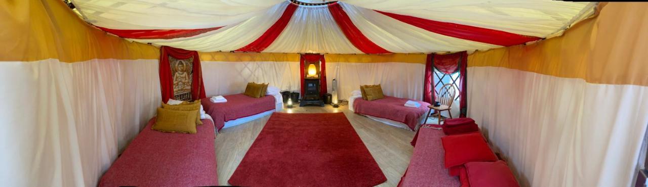 Healing Waters Sanctuary For Exclusive Private Hire And Self Catering Board, Vegetarian, Alcohol & Wifi Free Retreat In Bed and breakfast *