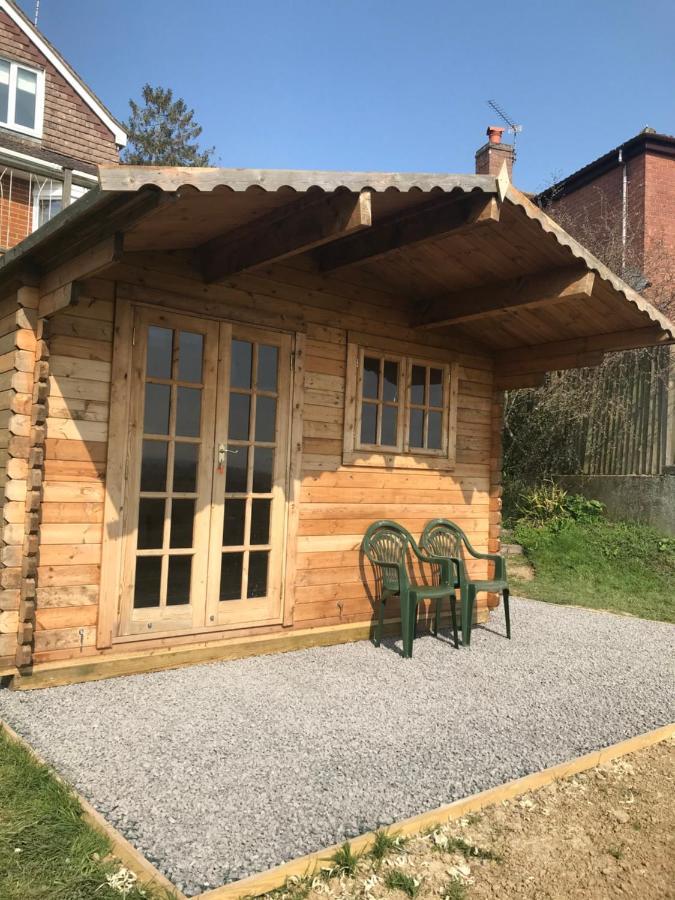 Healing Waters Sanctuary For Exclusive Private Hire And Self Catering Board, Vegetarian, Alcohol & Wifi Free Retreat In Bed and breakfast *